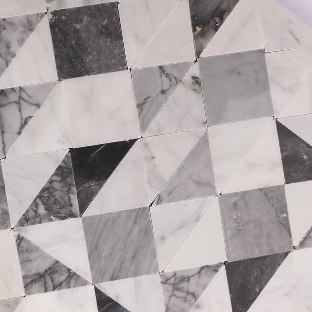 Grey and White Geometric Triangle Honed Marble Mosaic Tiles — mosaic ghép nghệ thuật bằng đá marble trắng & xám