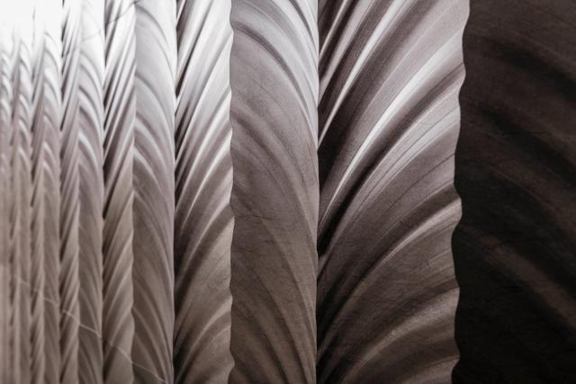 Vách đá 3D Grano — bề mặt đá tự nhiên điêu khắc nổi khối, Lithos