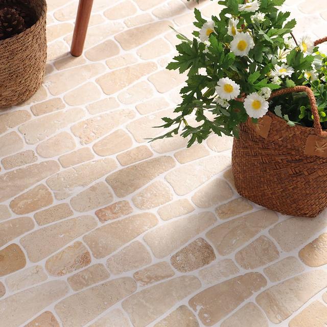 Beige Flat Pebble Travertine Mosaic Natural Stone Bathroom Floor Tile — mosaic ghép nghệ thuật bằng đá travertine beige