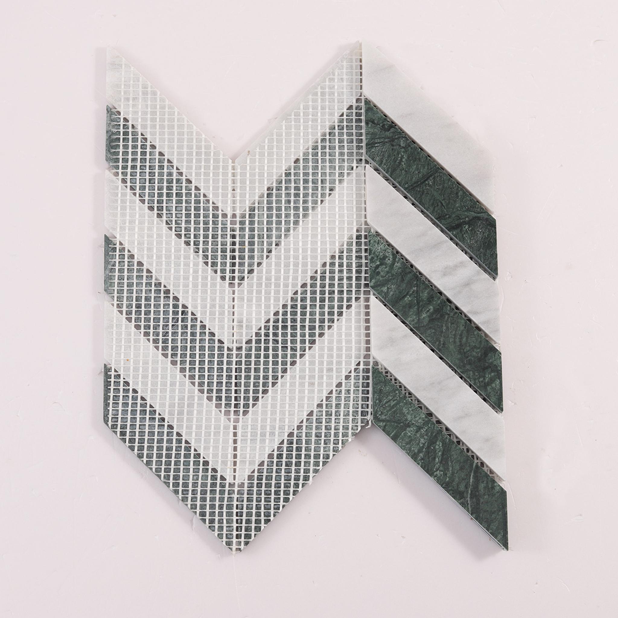 Green and White Herringbone Marble Mosaic Tiles — mosaic xương cá bằng đá marble trắng & xanh lục