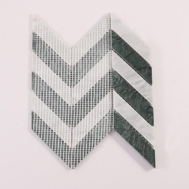 Green and White Herringbone Marble Mosaic Tiles — mosaic xương cá bằng đá marble trắng & xanh lục