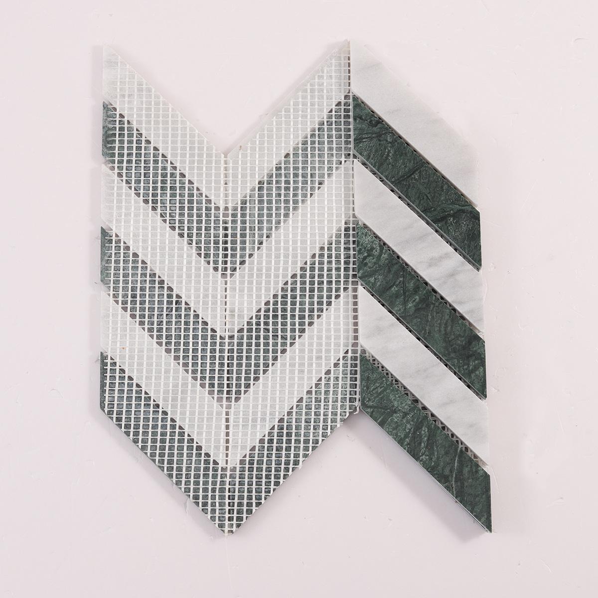 Green and White Herringbone Marble Mosaic Tiles — mosaic xương cá bằng đá marble trắng & xanh lục