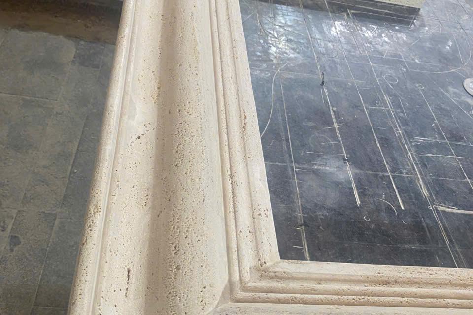 Khung lò sưởi đá (mantel) — Travertine kem