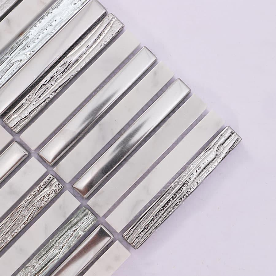 Silver Glass and White Marble Mosaic Strip Tile — mosaic thanh dài (linear) bằng đá marble trắng & bạc