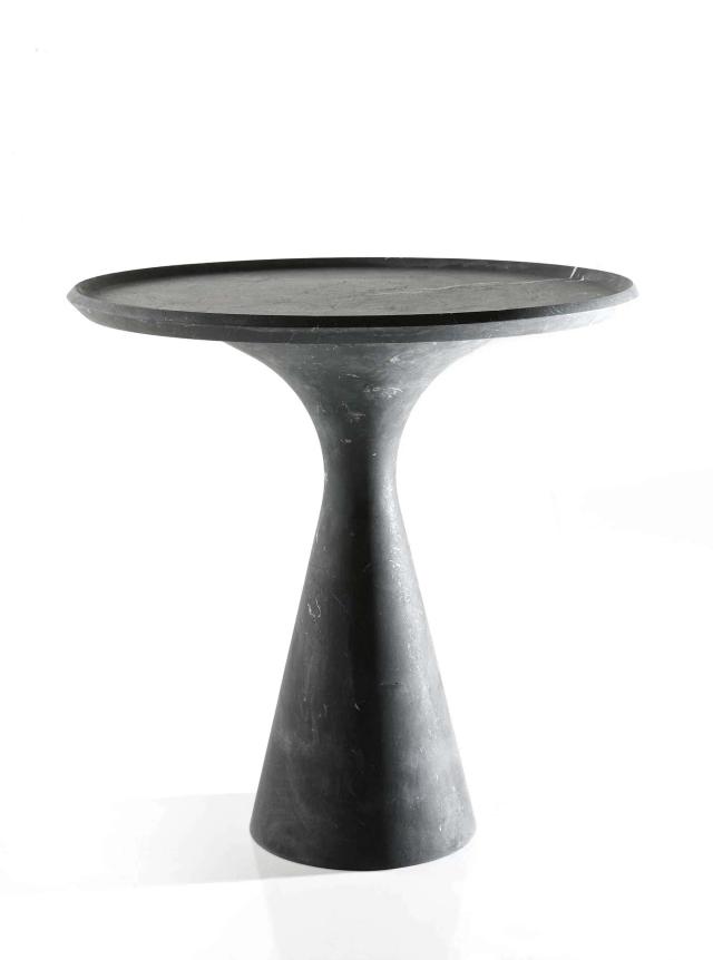 Bàn ăn đá V — nội thất đá Rochelle Stone