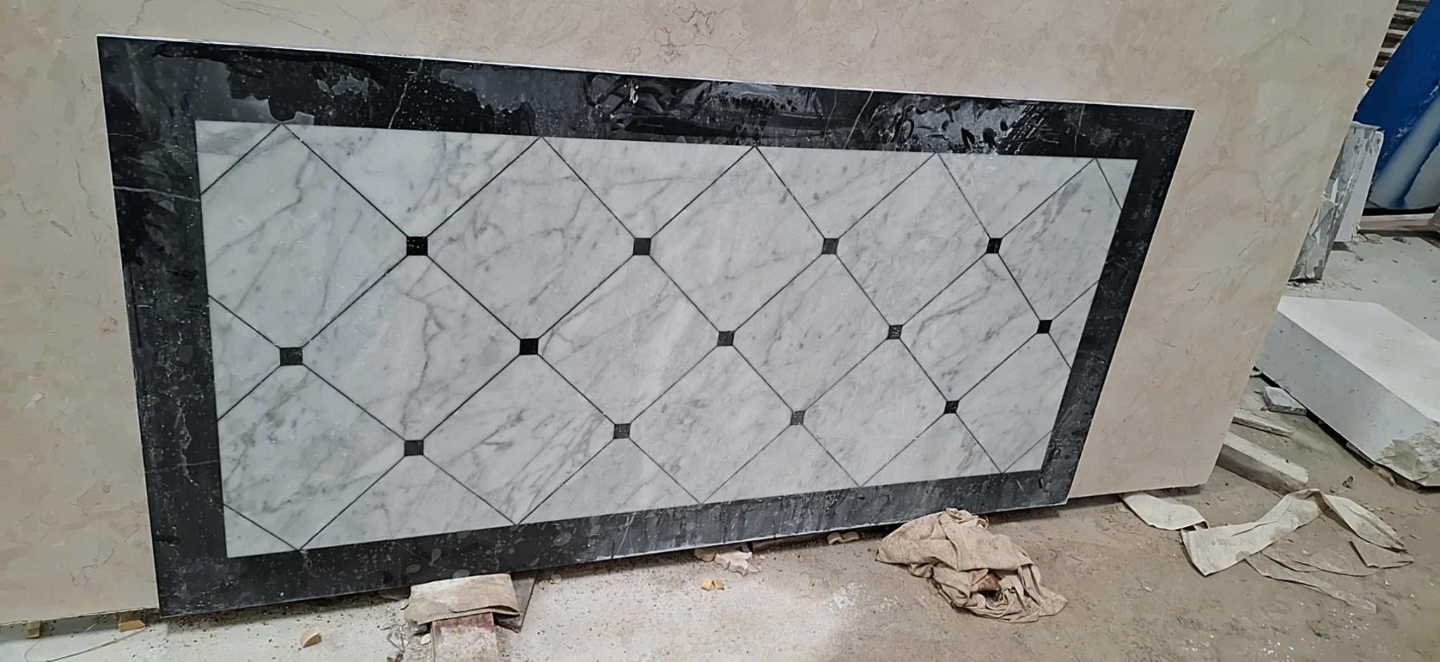 Lát sàn marble hoa văn — Marble trắng Carrara + viền đen