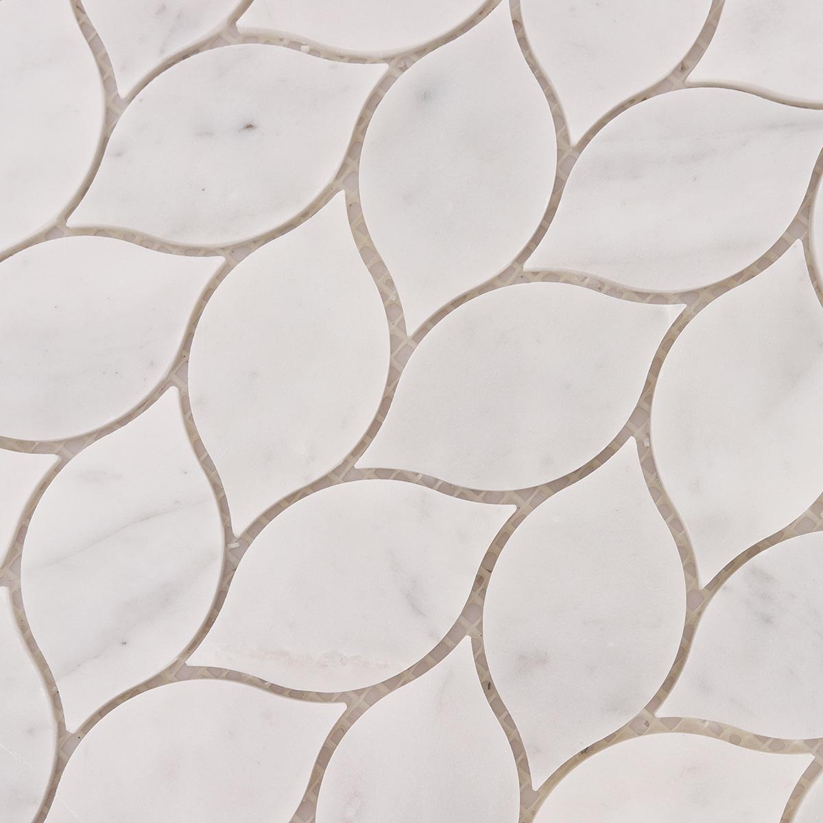 White Carrara Leaf Marble Mosaic Tiles — mosaic ghép nghệ thuật bằng đá marble trắng & trắng Carrara