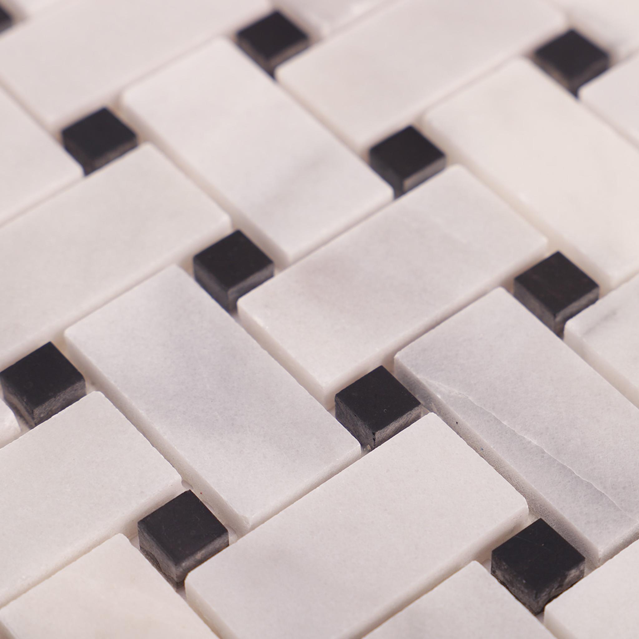 Carrara White and Black Basketweave Marble Mosaic Tiles — mosaic đan rổ (basketweave) bằng đá marble đen & trắng