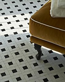 Sàn họa tiết marble Elite 4 — Marquina đen và Crema Marfil kem, Rochelle Couture