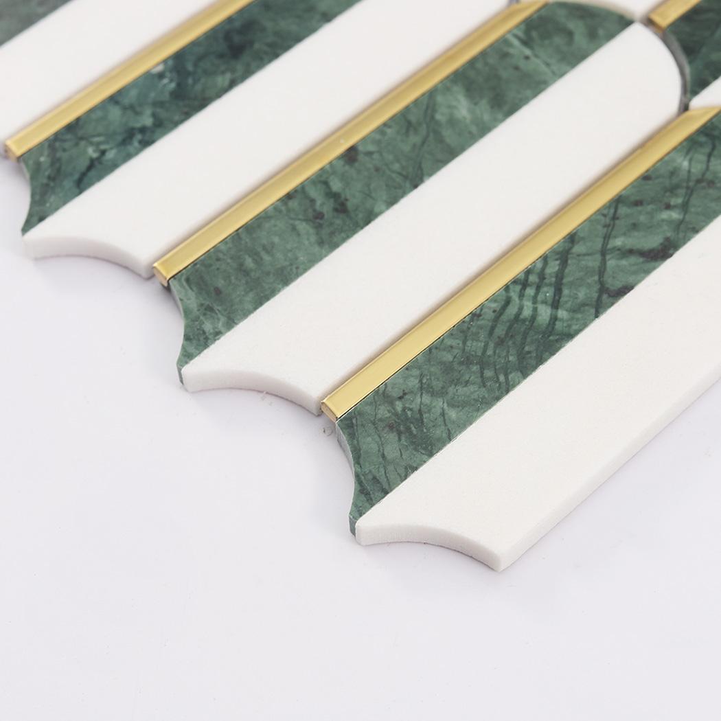 Green and White Marble Scalloped Mosaic Tile with Gold Metal Inlay — mosaic vảy cá (fish scale) bằng đá marble trắng & xanh lục
