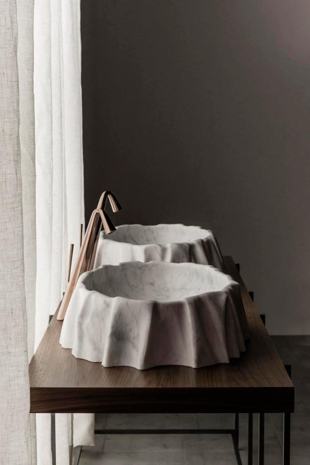 Lavabo đá đặt bàn V — nội thất đá Rochelle Stone