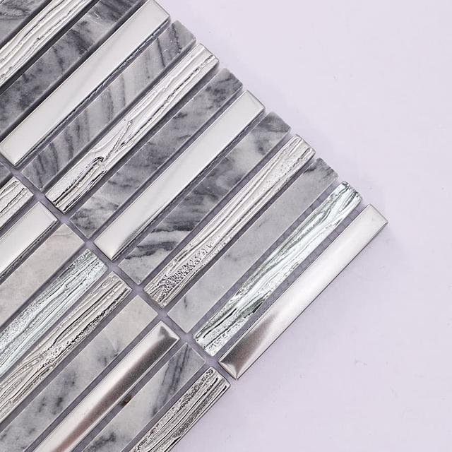 Silver Glass and Gray Marble Mosaic Linear Tile — mosaic thanh dài (linear) bằng đá marble xám & bạc