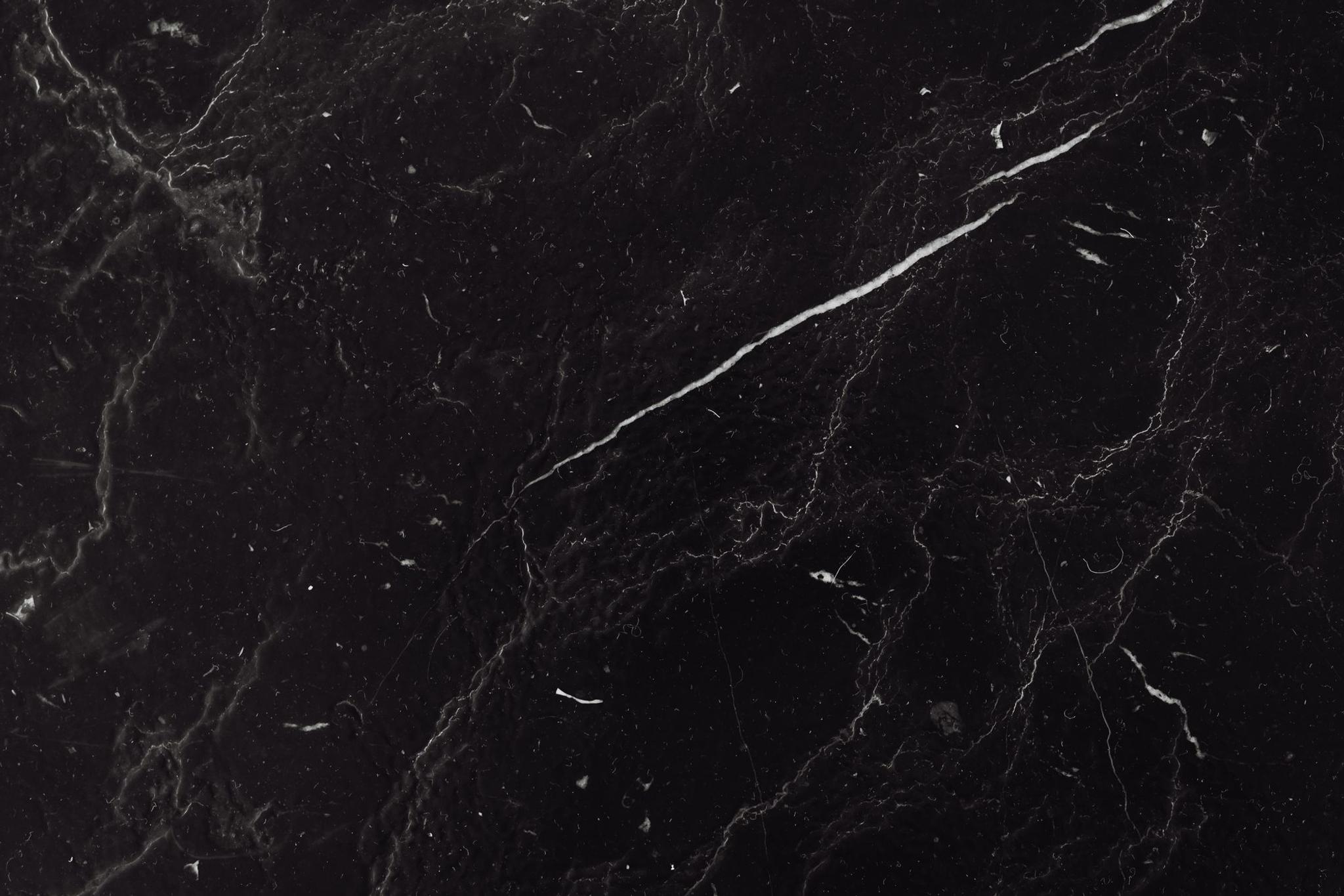 Đá Nero Marquina — đen tuyền vân trắng tương phản kinh điển, nhập khẩu Tây Ban Nha