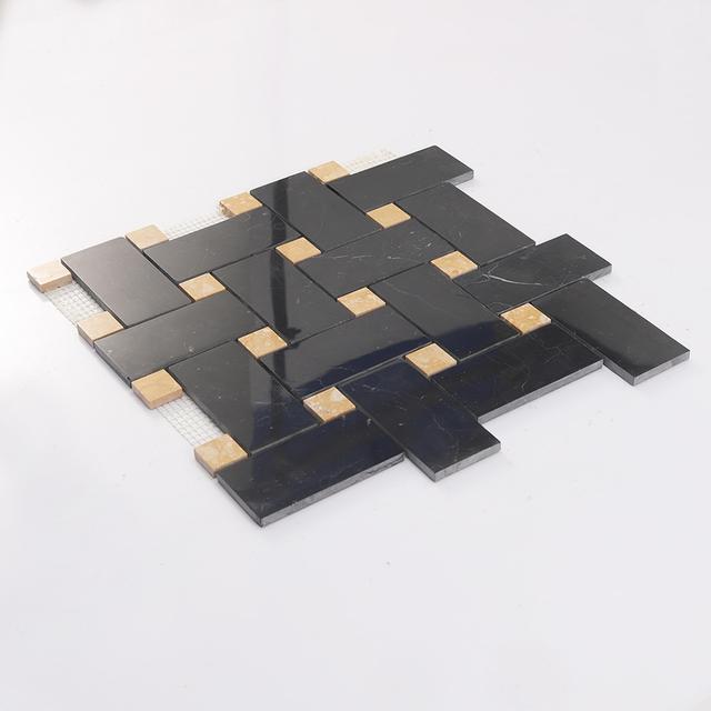 Black Basketweave Marble Mosaic Tile with Gold Dot Accents — mosaic đan rổ (basketweave) bằng đá marble đen & vàng