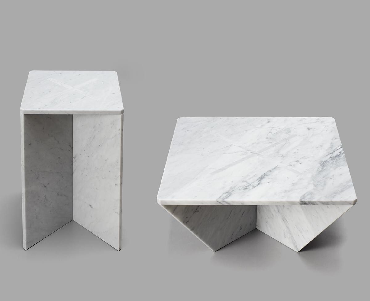 Bàn đá marble trắng vân xám khối nguyên tạc tối giản trưng bày