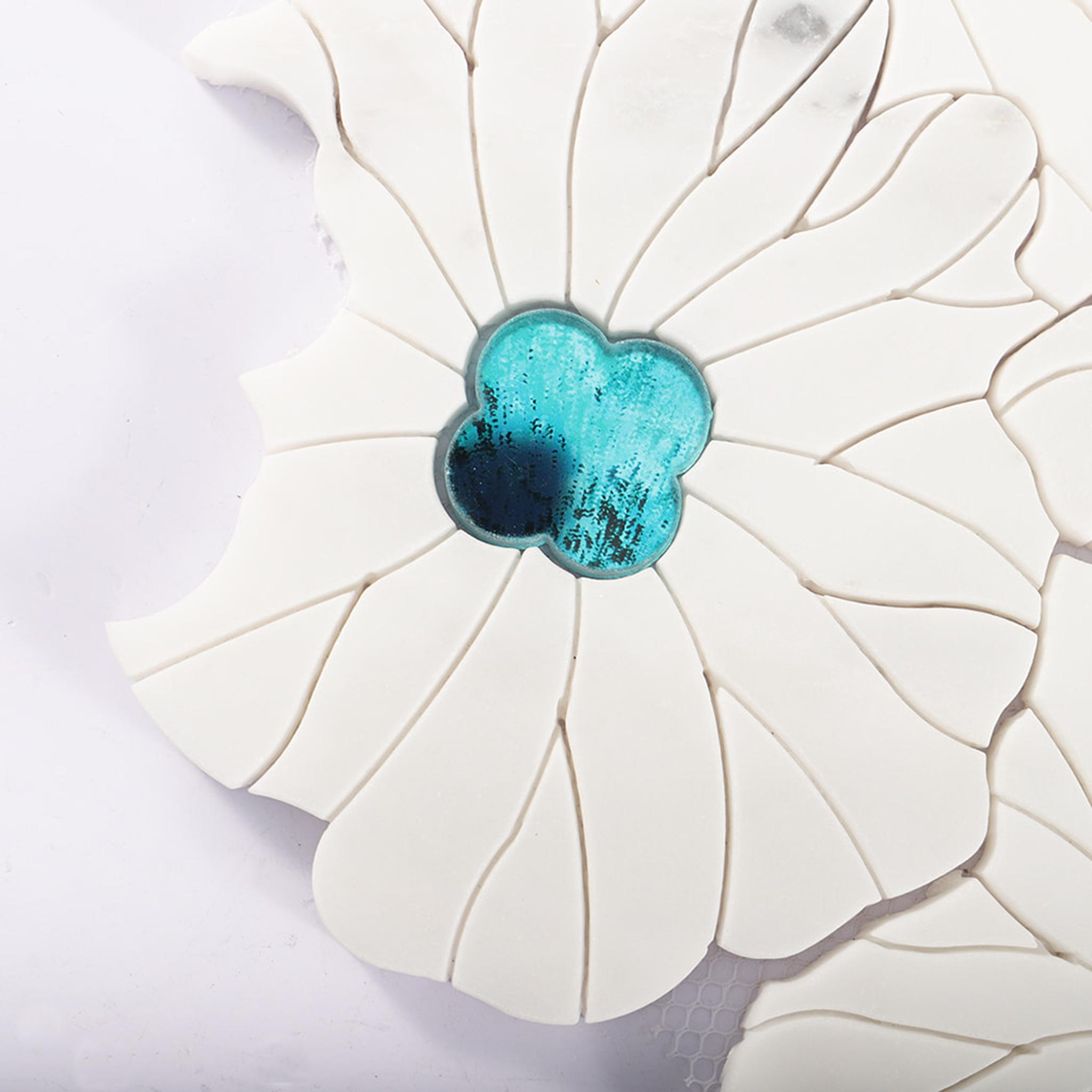 Waterjet Marble with Glass Flower Mosaic Tile — mosaic hoa văn waterjet bằng đá marble tự nhiên