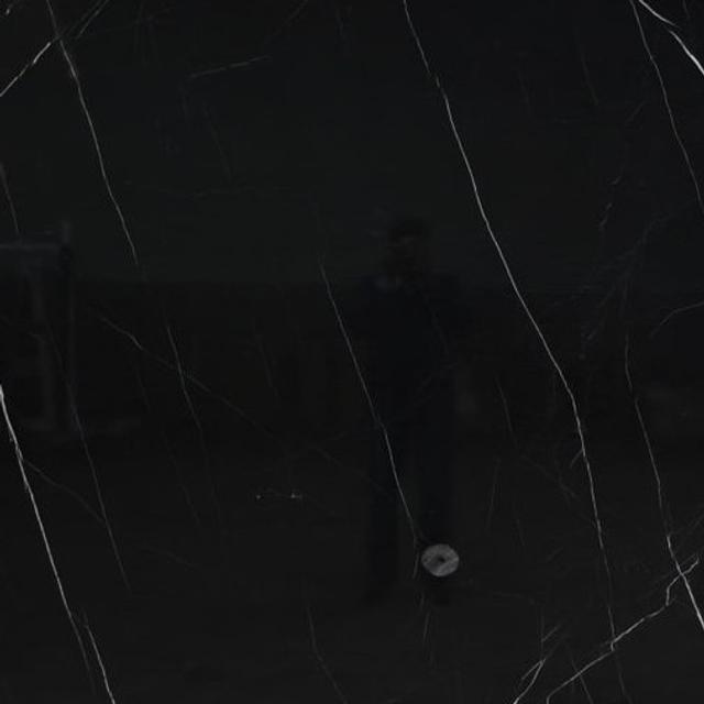 Nero Marquina — vân đá cận cảnh