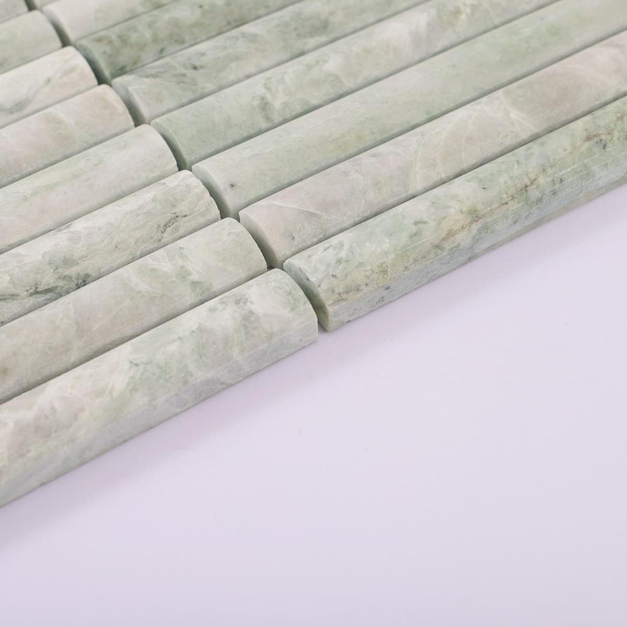 Light Green Fluted Marble Strip Mosaic Tile Backsplash Wall — mosaic rãnh sọc (fluted) bằng đá marble xanh lục