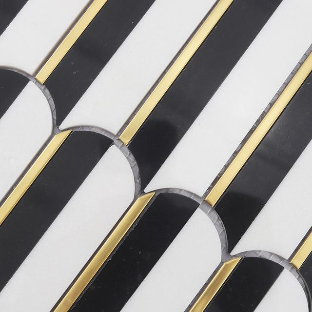 Black and White Arch Marble Mosaic Bathroom Wall Tile with Gold Line — mosaic ghép nghệ thuật bằng đá marble đen & trắng