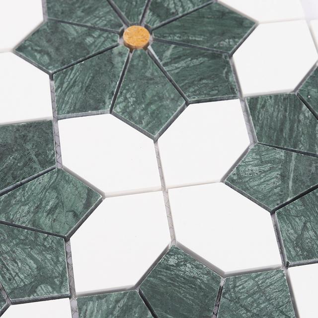 Green Flower Marble Mosaic Tile with White Octagon Pieces and Gold — mosaic hoa văn waterjet bằng đá marble trắng & xanh lục