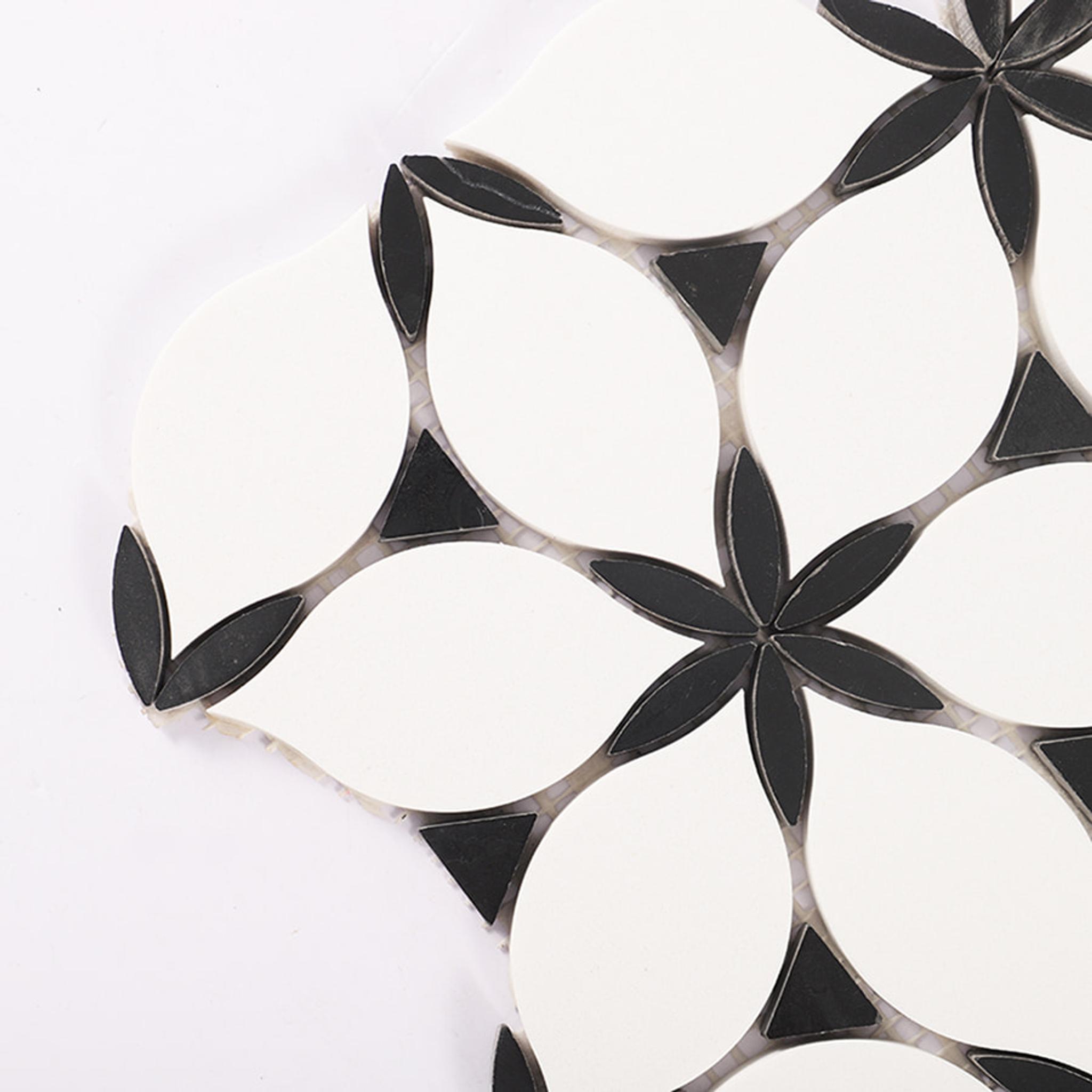 Black and White Petal Waterjet Marble Mosaic — mosaic hoa văn waterjet bằng đá marble đen & trắng