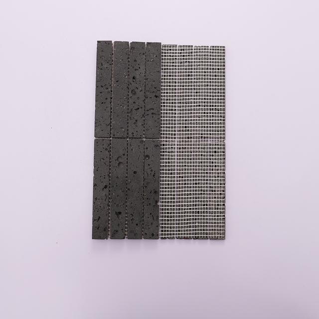Black Long Rectangle Stacked Travertine Stone Mosaic Tiles — mosaic thanh dài (linear) bằng đá travertine đen