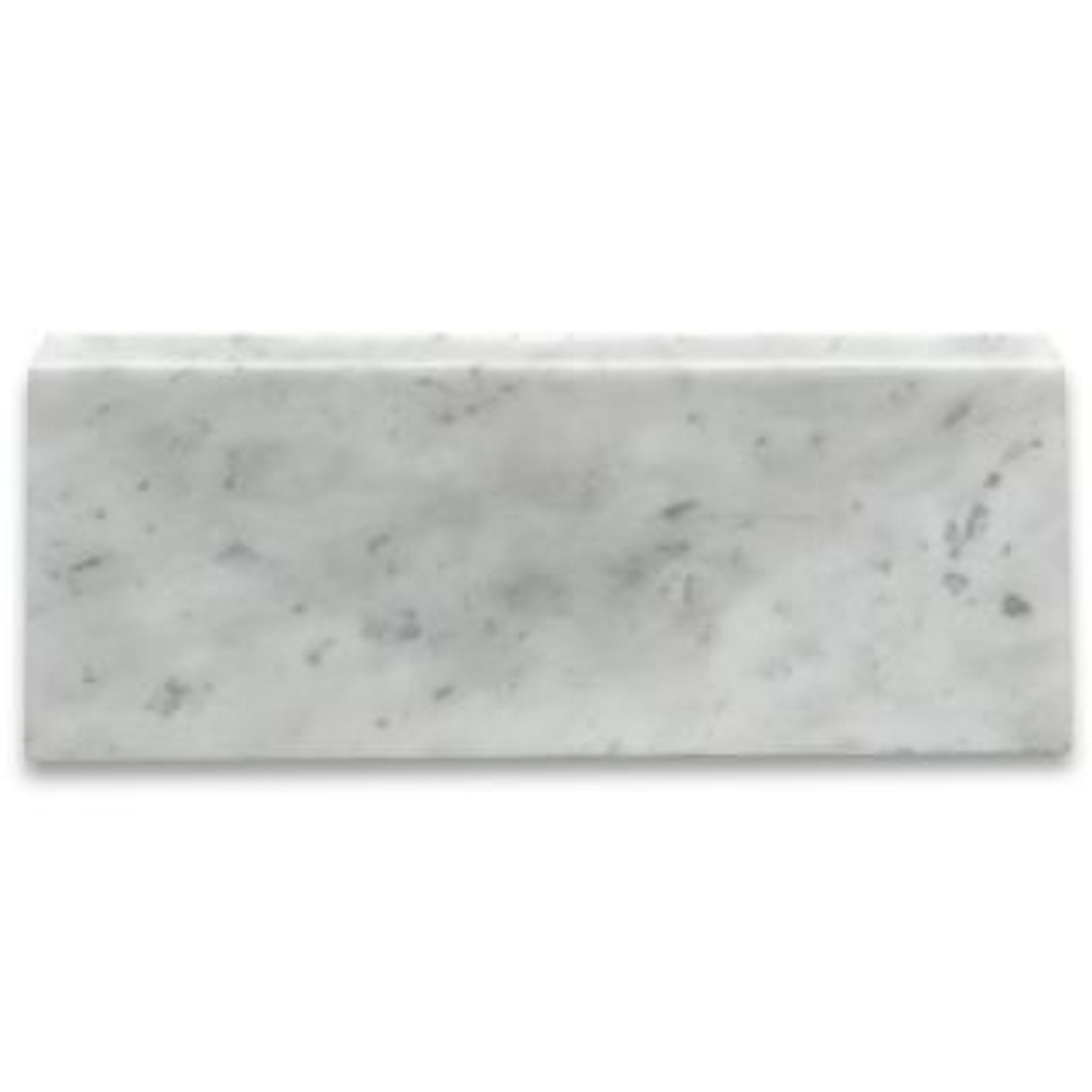Phào chỉ đá Carrara Baseboard (phào chân tường) — bề mặt mài mờ (honed), Rochelle Couture