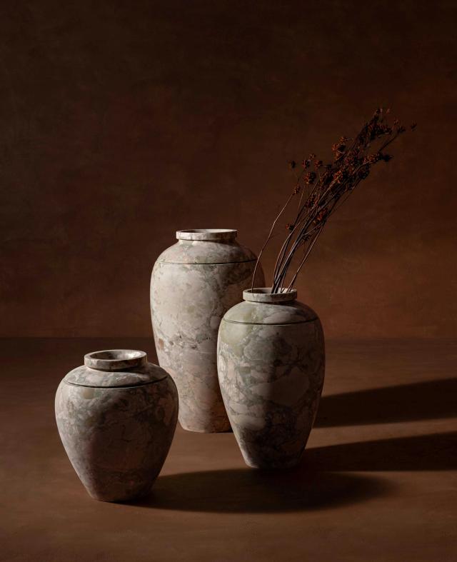 Bình Precious — nội thất đá Rochelle Stone