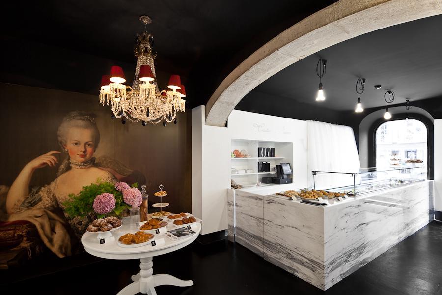 Quầy bánh nội thất sang trọng mặt ốp đá marble trắng vân
