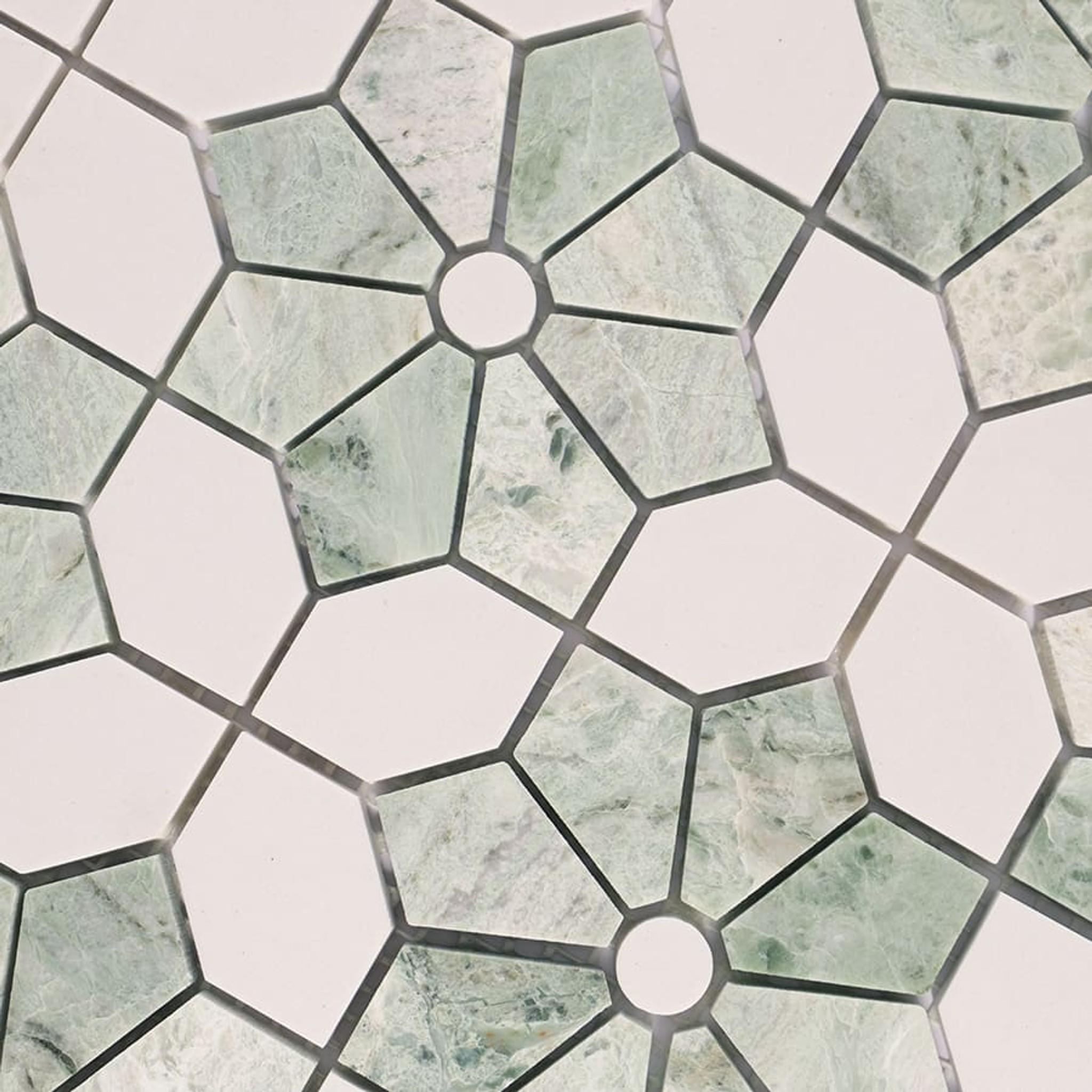 Green with White Marble Flower Mosaic Floor Tile — mosaic hoa văn waterjet bằng đá marble trắng & xanh lục
