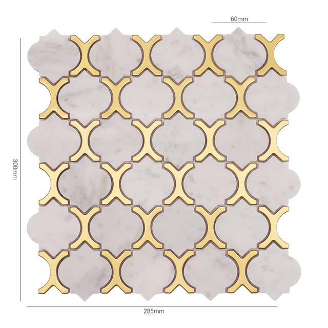Carrara White & Gold Metal Arabesque Marble Mosaic Tile — mosaic arabesque bằng đá marble trắng & vàng