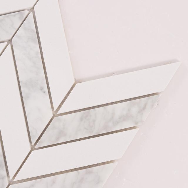 Herringbone Carrara White Marble Mosaic Tiles — mosaic xương cá bằng đá marble trắng & trắng Carrara