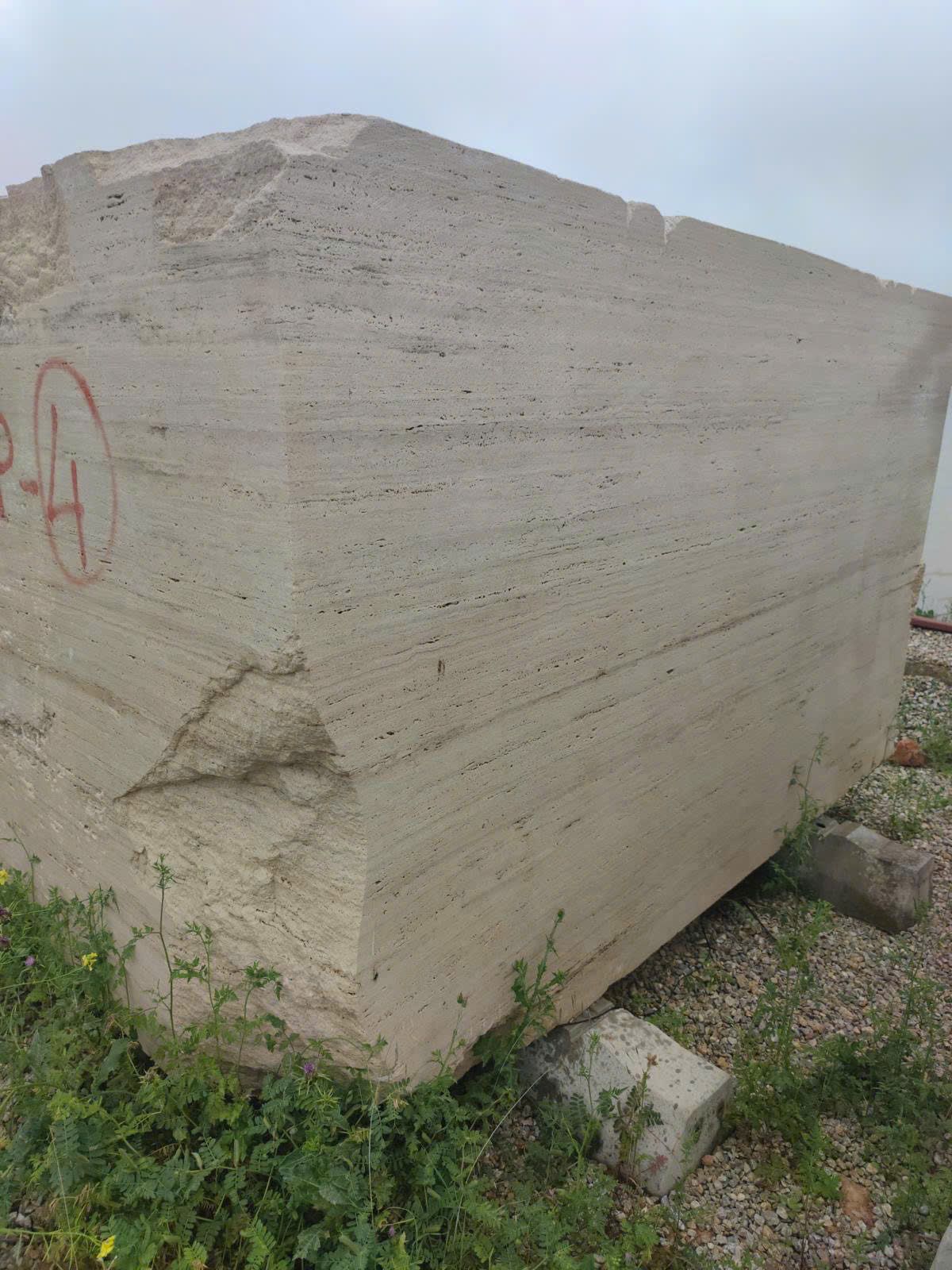 Đá khối nguyên liệu — Travertine