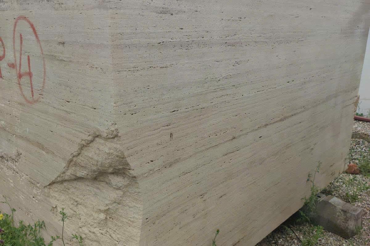 Đá khối nguyên liệu — Travertine