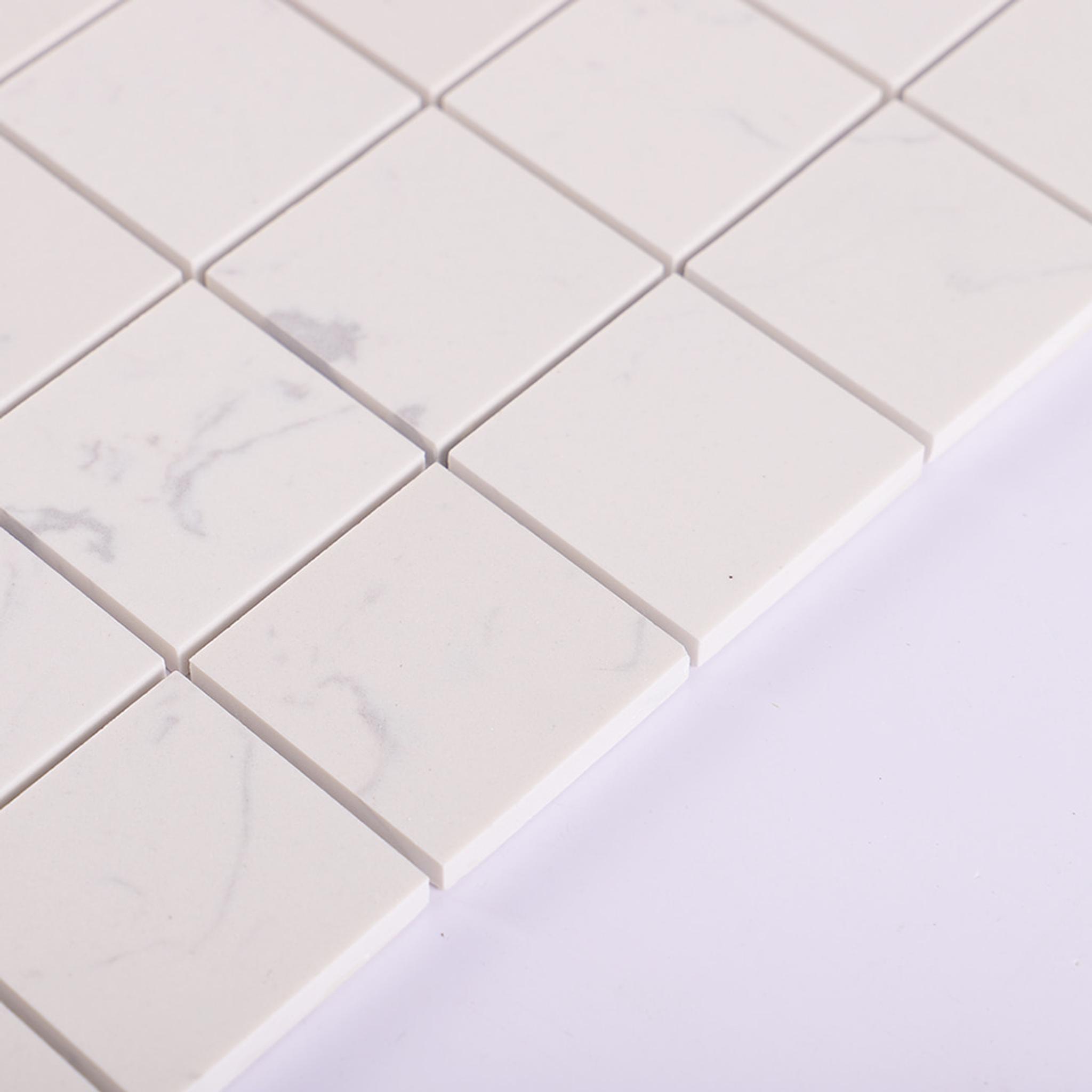 White Engineered Marble Square Mosaic Tile — mosaic vuông bằng đá marble trắng & đỏ