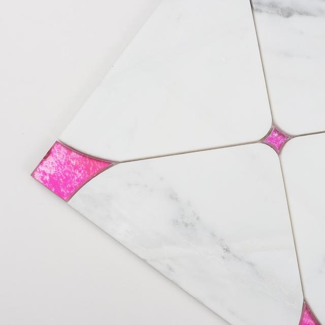 White Square Marble Waterjet Mosaic Tile with Pink Glass — mosaic hoa văn waterjet bằng đá marble trắng & hồng