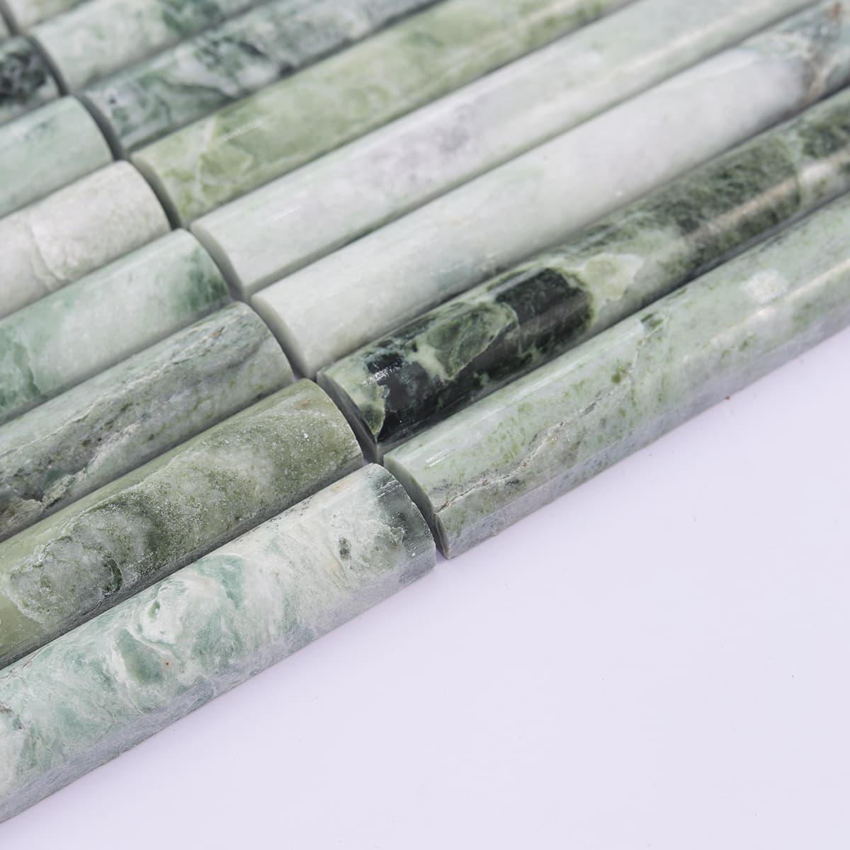 Emerald Green Fluted Marble Mosaic Wall Tile — mosaic rãnh sọc (fluted) bằng đá marble xanh lục
