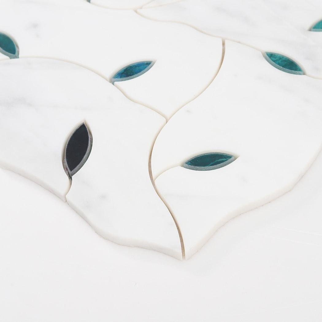 White Marble Waterjet Mosaic Wall Tile Pattern with Teal Glass Leaf — mosaic hoa văn waterjet bằng đá marble trắng