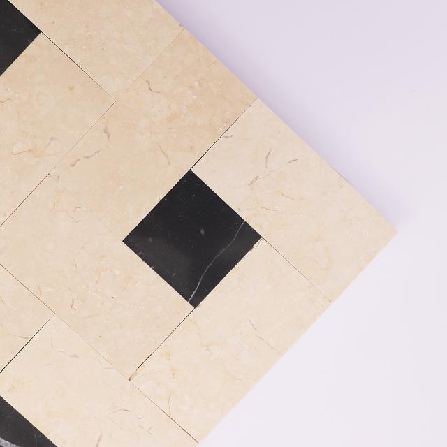 Beige and Black Basketweave Marble Floor Tiles — mosaic đan rổ (basketweave) bằng đá marble đen & beige