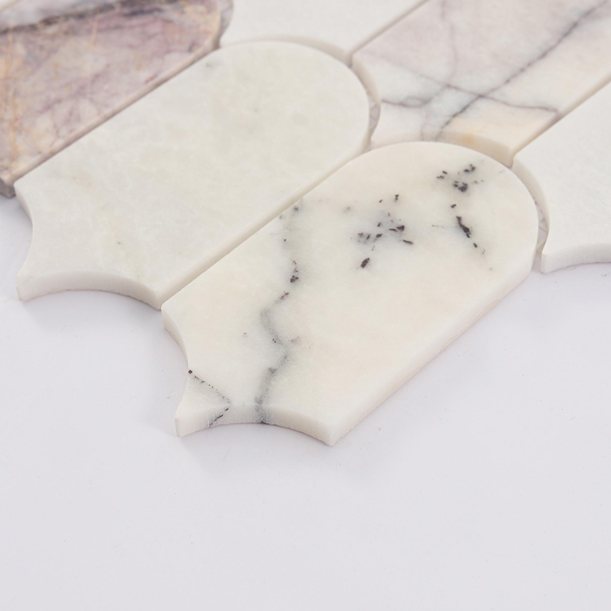 Elongated Scale Marble Mosaic Tile with Gray Veins — mosaic ghép nghệ thuật bằng đá marble xám