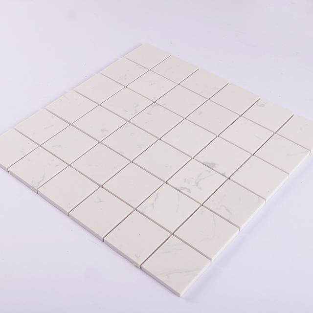 White Engineered Marble Square Mosaic Tile — mosaic vuông bằng đá marble trắng & đỏ