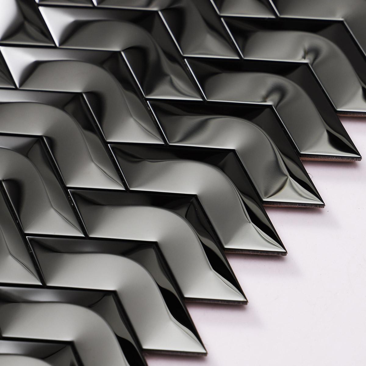 Black Chevron Mosaic — mosaic chevron (mũi tên) bằng kim loại đen