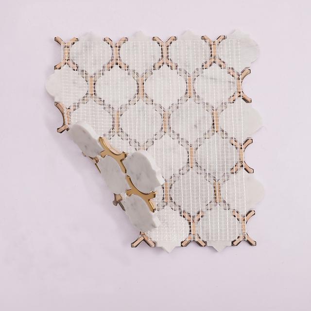 Carrara White & Gold Metal Arabesque Marble Mosaic Tile — mosaic arabesque bằng đá marble trắng & vàng