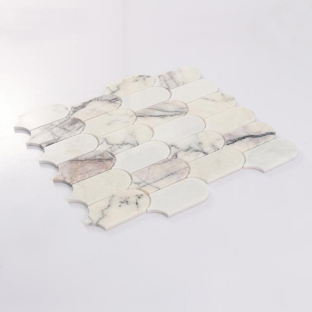 Elongated Scale Marble Mosaic Tile with Gray Veins — mosaic ghép nghệ thuật bằng đá marble xám