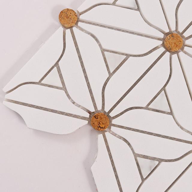 White and Gold Floral Pattern Marble Mosaic Tiles — mosaic hoa văn waterjet bằng đá marble trắng & vàng