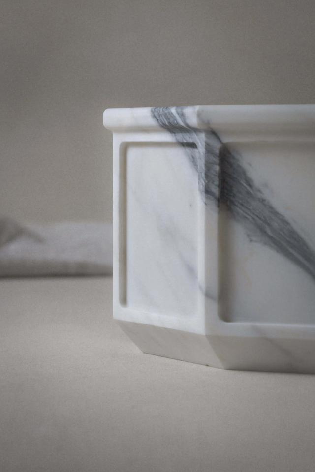 Lavabo đá đặt bàn tròn II — nội thất đá Rochelle Stone
