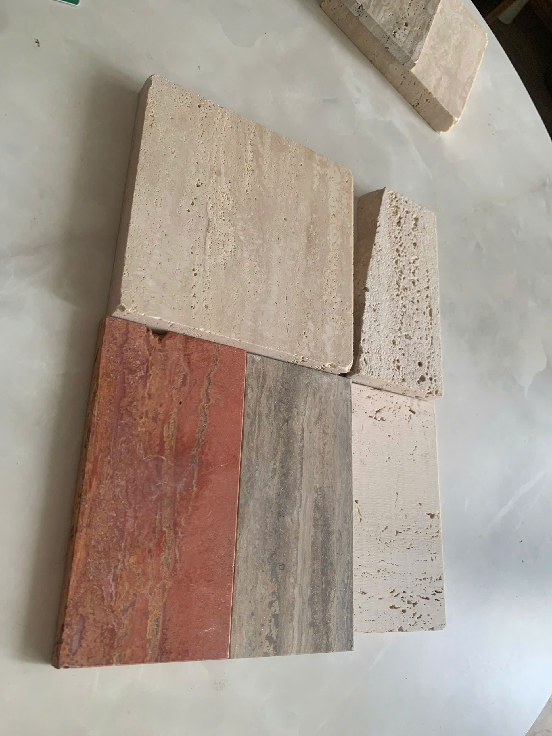 Mẫu đá (bảng màu) — Travertine (kem/đỏ/xám bạc)