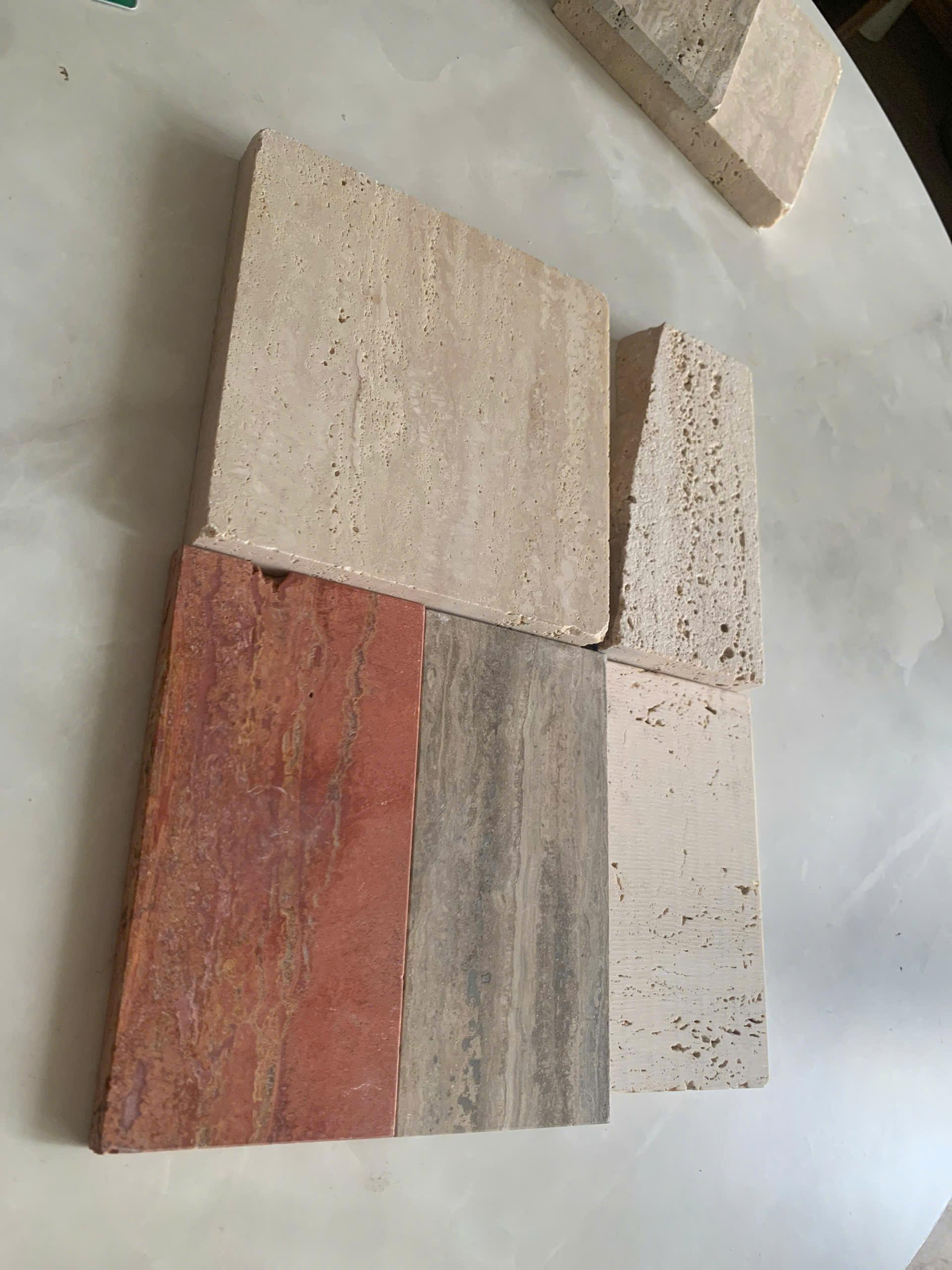 Mẫu đá (bảng màu) — Travertine (kem/đỏ/xám bạc)