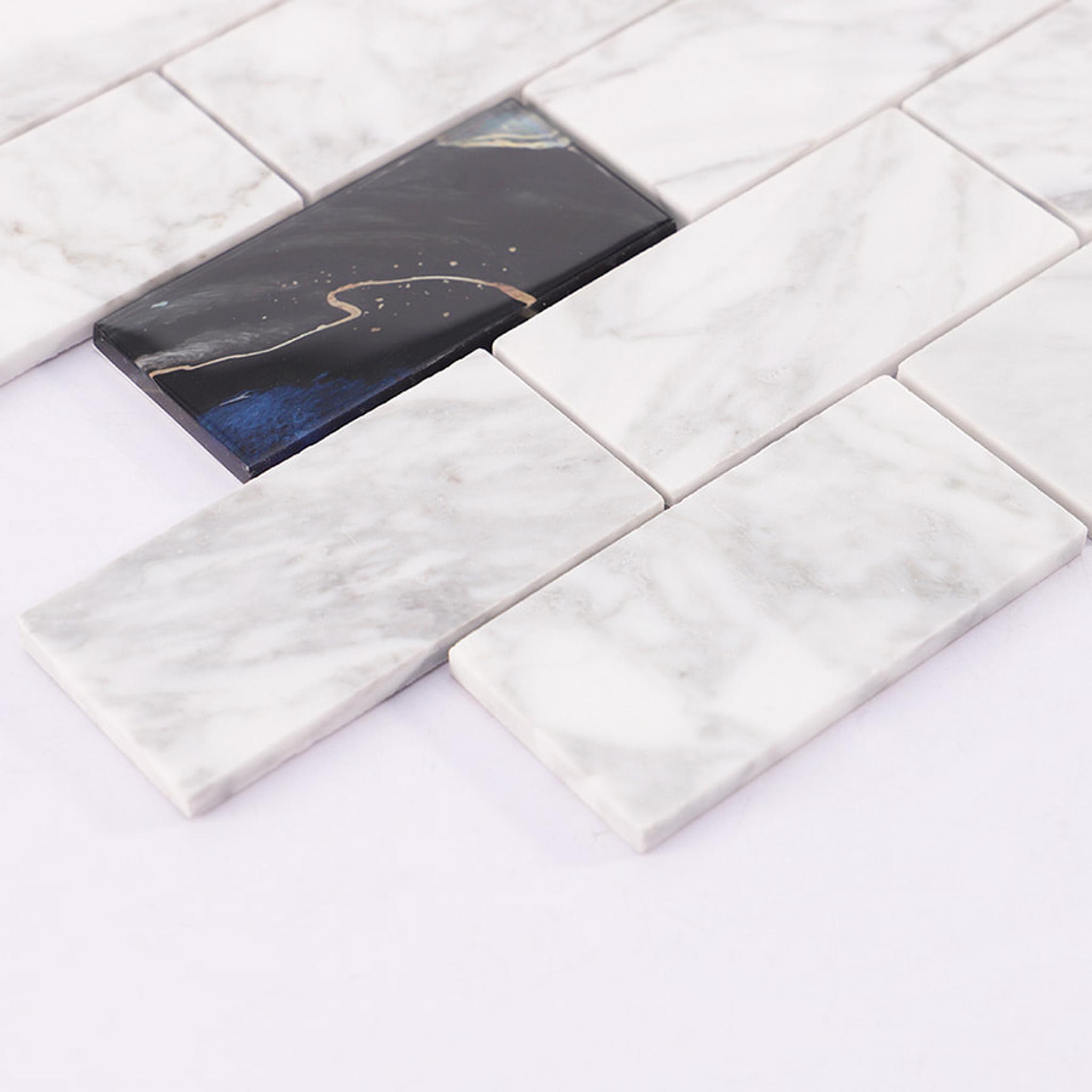 White Marble and Black Glass Mosaic Subway Tile — mosaic subway (gạch thẻ) bằng đá marble đen & trắng