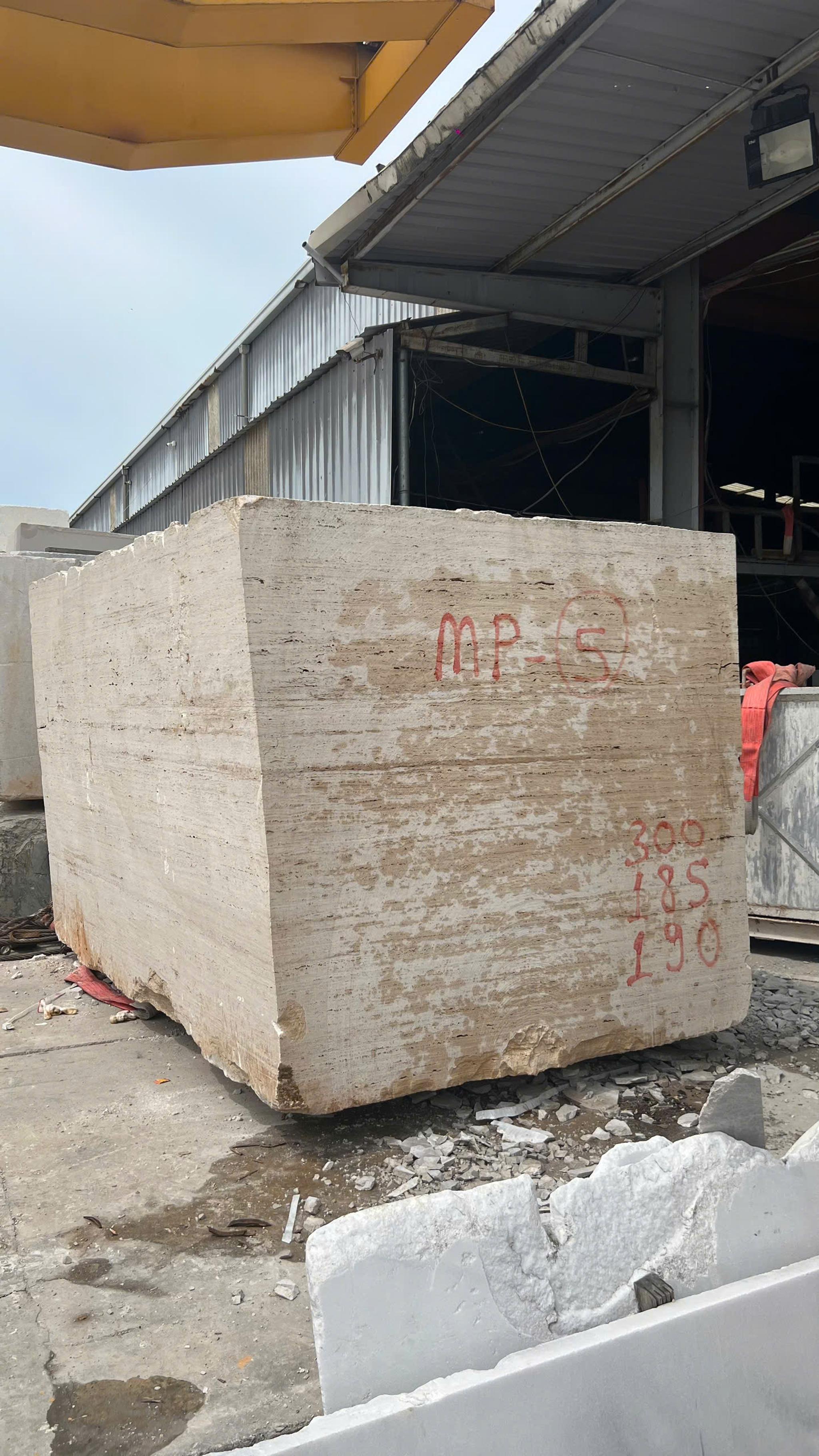 Đá khối nguyên liệu — Travertine